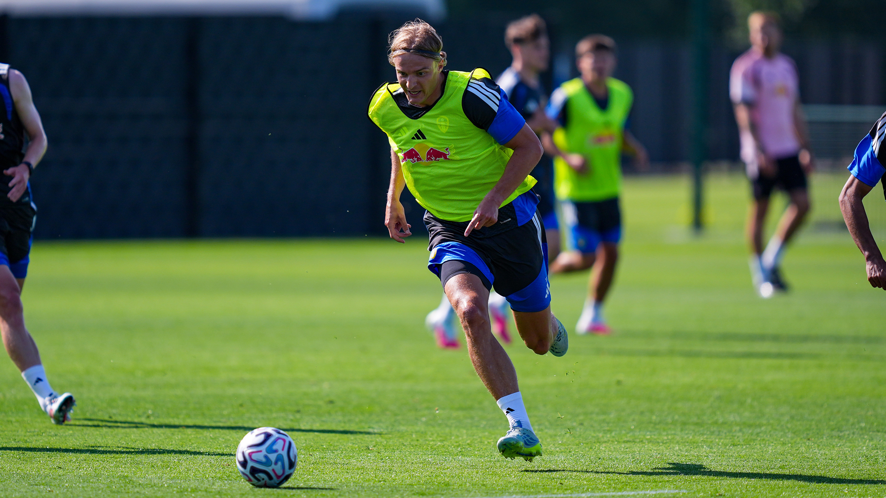 Sebastiaan Bornauw Training Thorp Arch Jul 26 Running with Ball