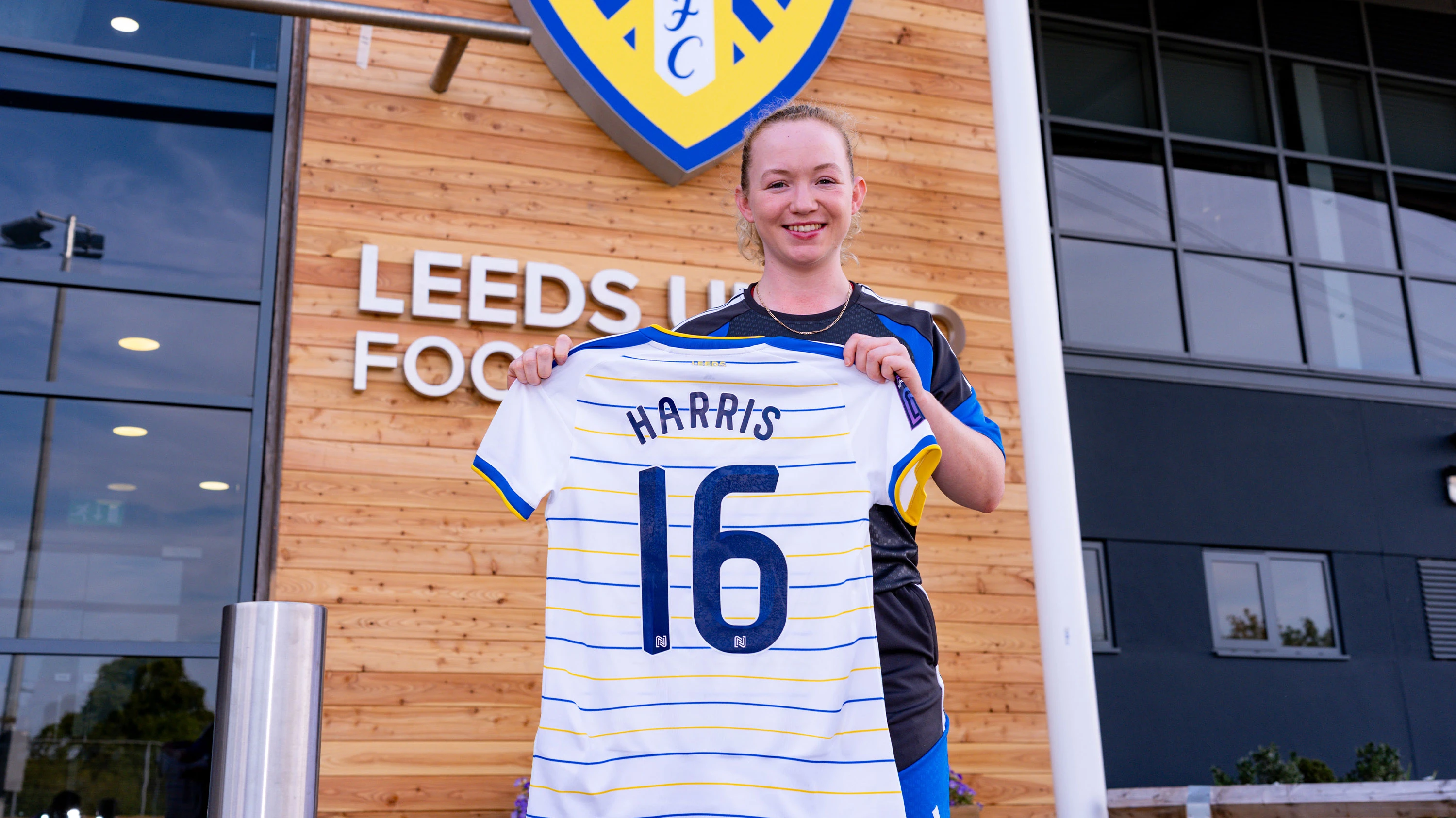 Ella Harris signing