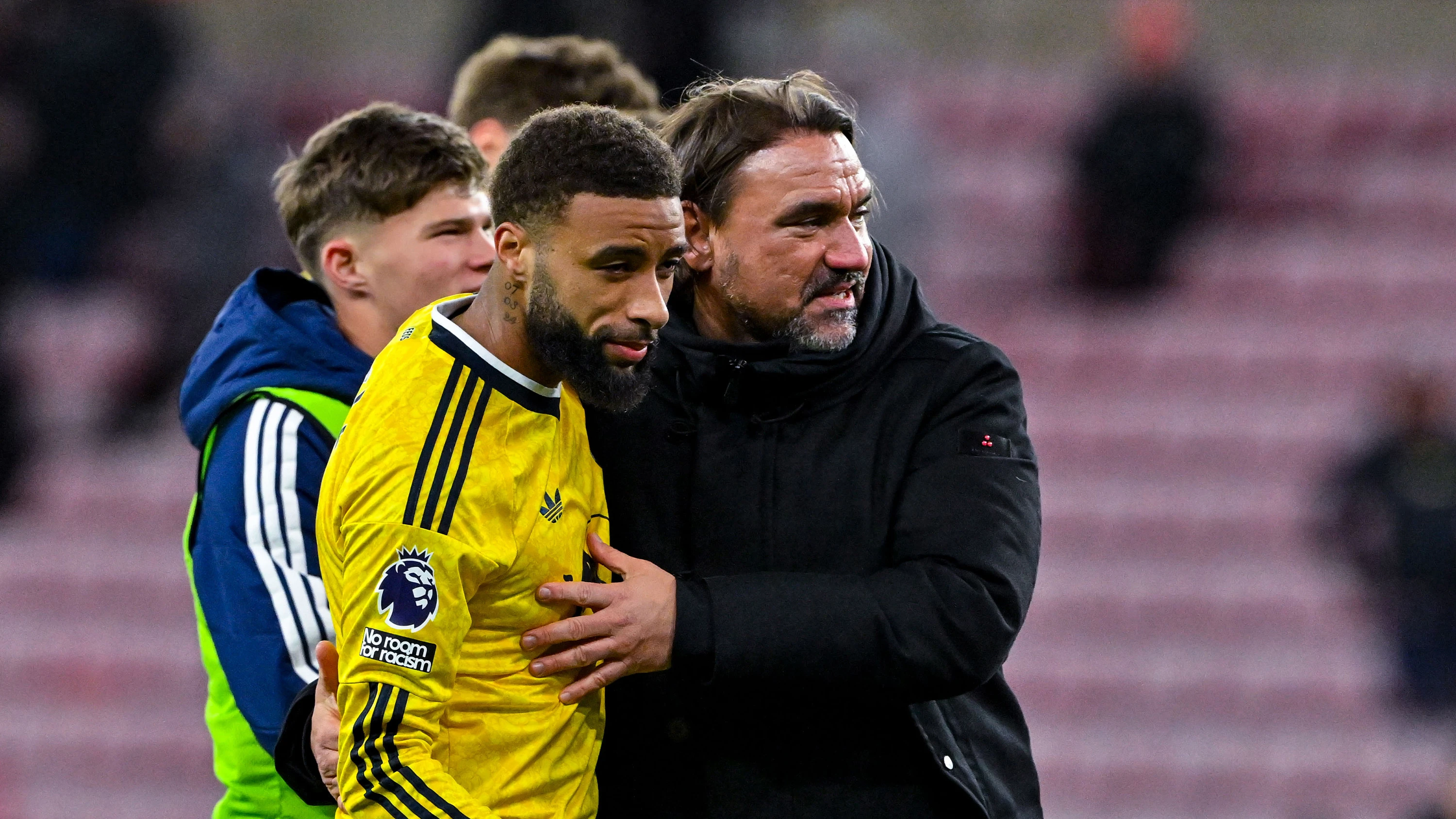 Daniel Farke Sunderland Oct 26 Hugging Jayden Bogle