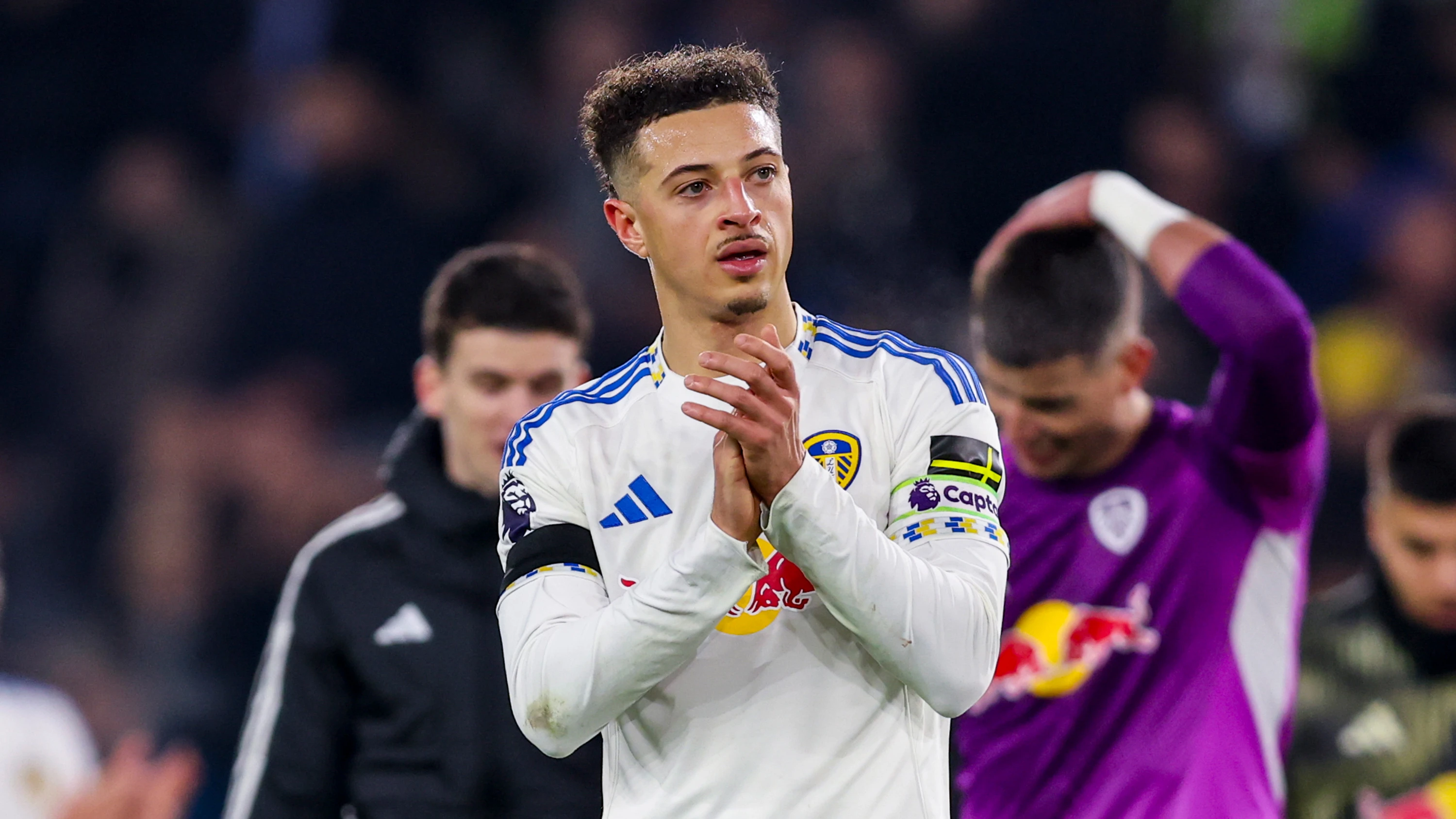 Ethan Ampadu Fulham Clapping