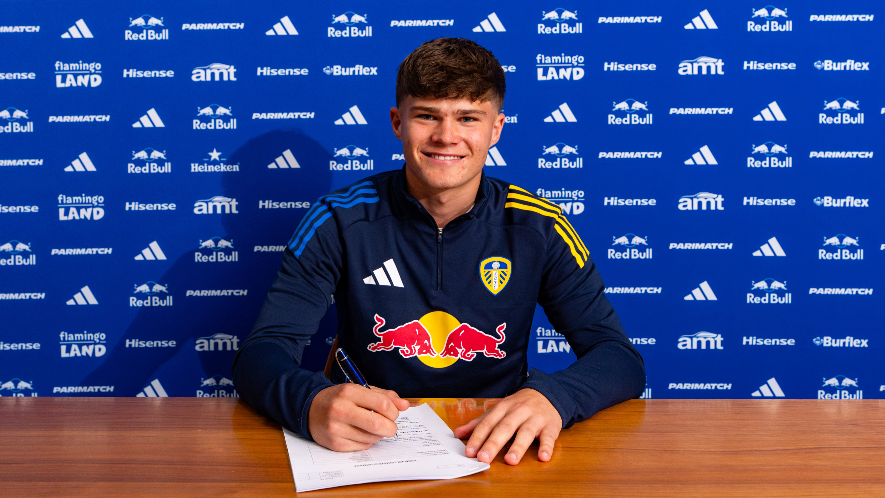 Alfie Cresswell signing 1