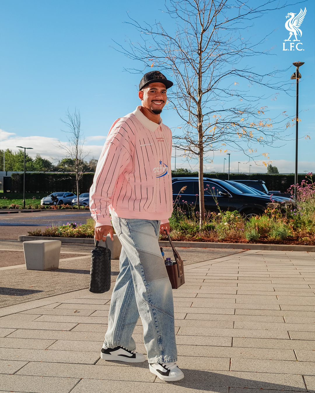 Arrivals gallery - 8/10/2026 (6)