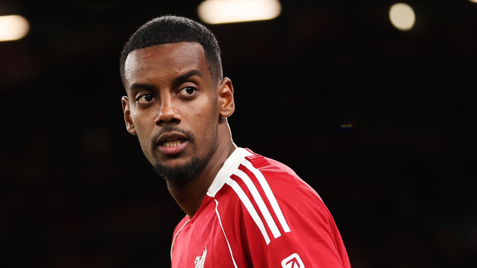 Alexander Isak undergoes surgery