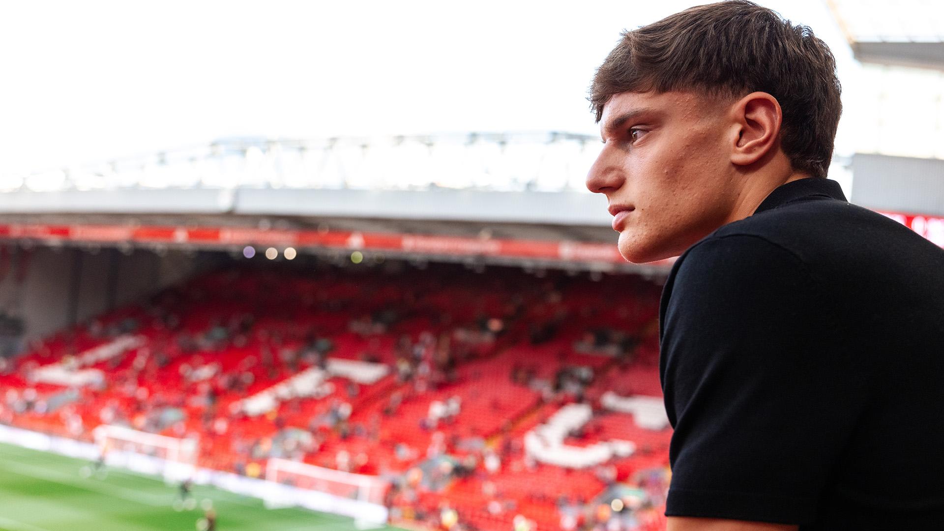 Photos: Giovanni Leoni visits Anfield for Liverpool v Bournemouth