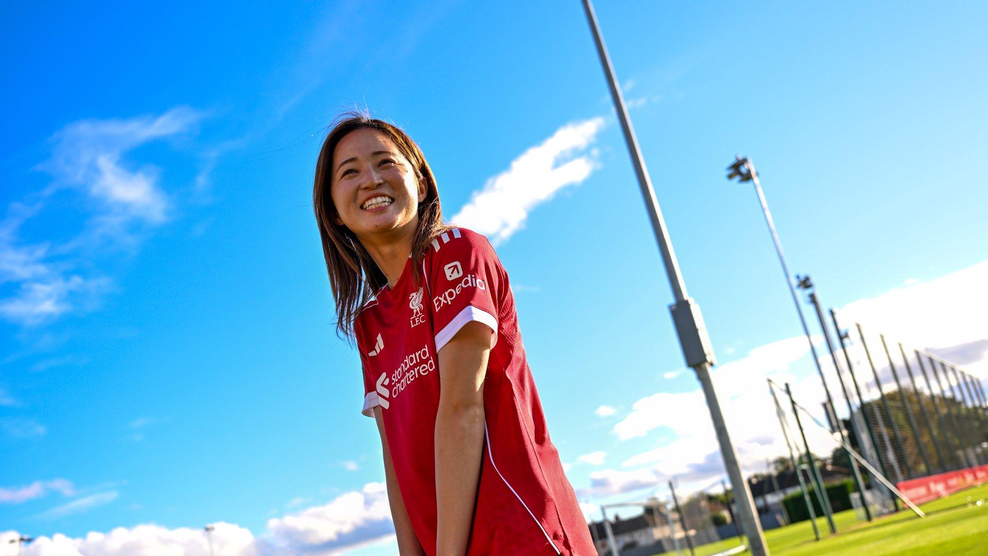 Gallery: Risa Shimizu completes loan switch to the Reds
