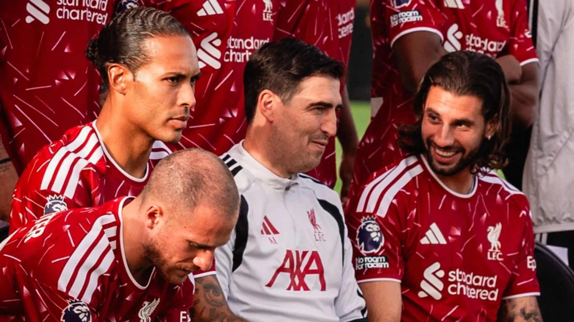 Behind the scenes of Liverpool's official men's squad photo
