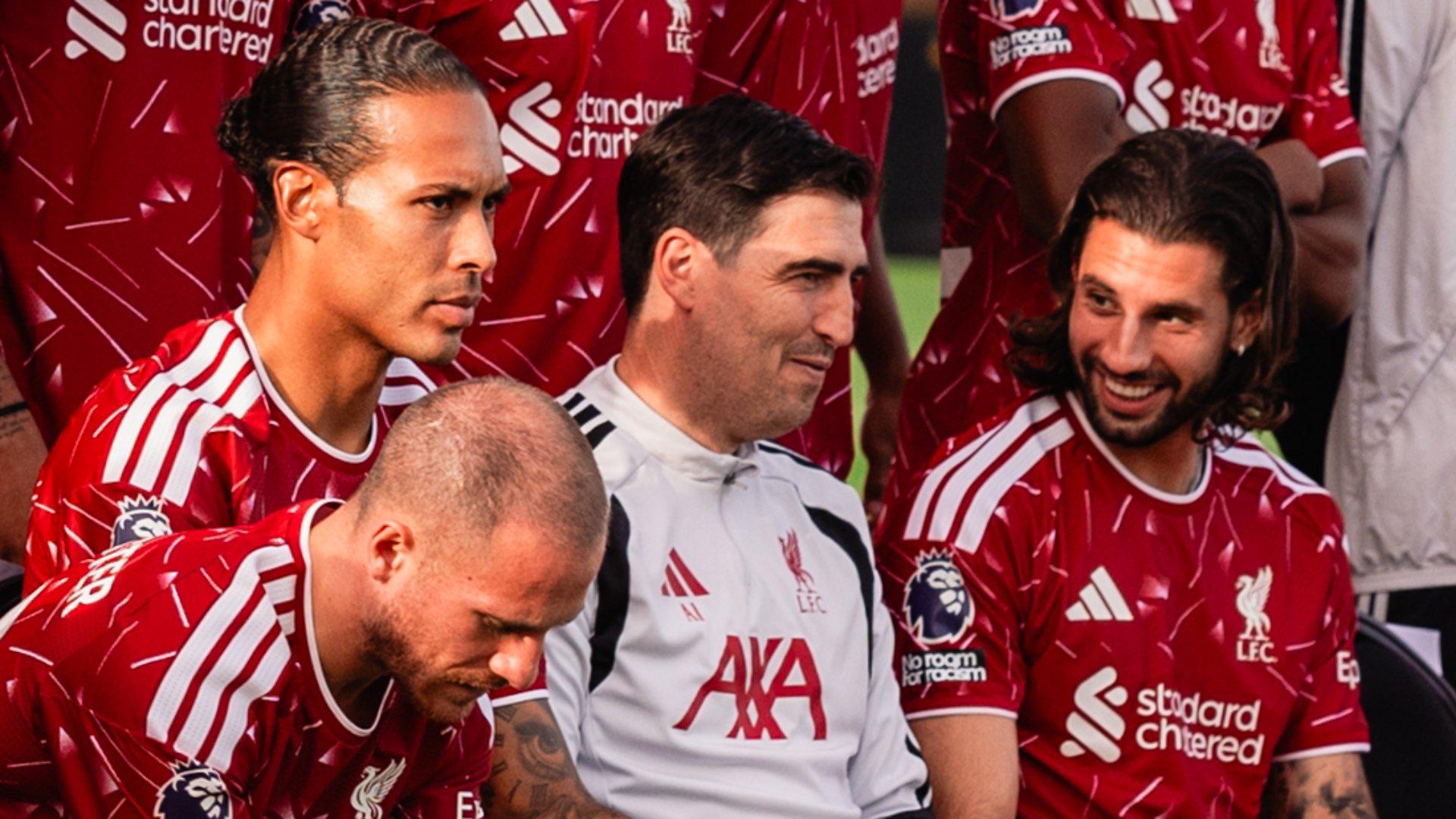 Behind the scenes of Liverpool's official men's squad photo