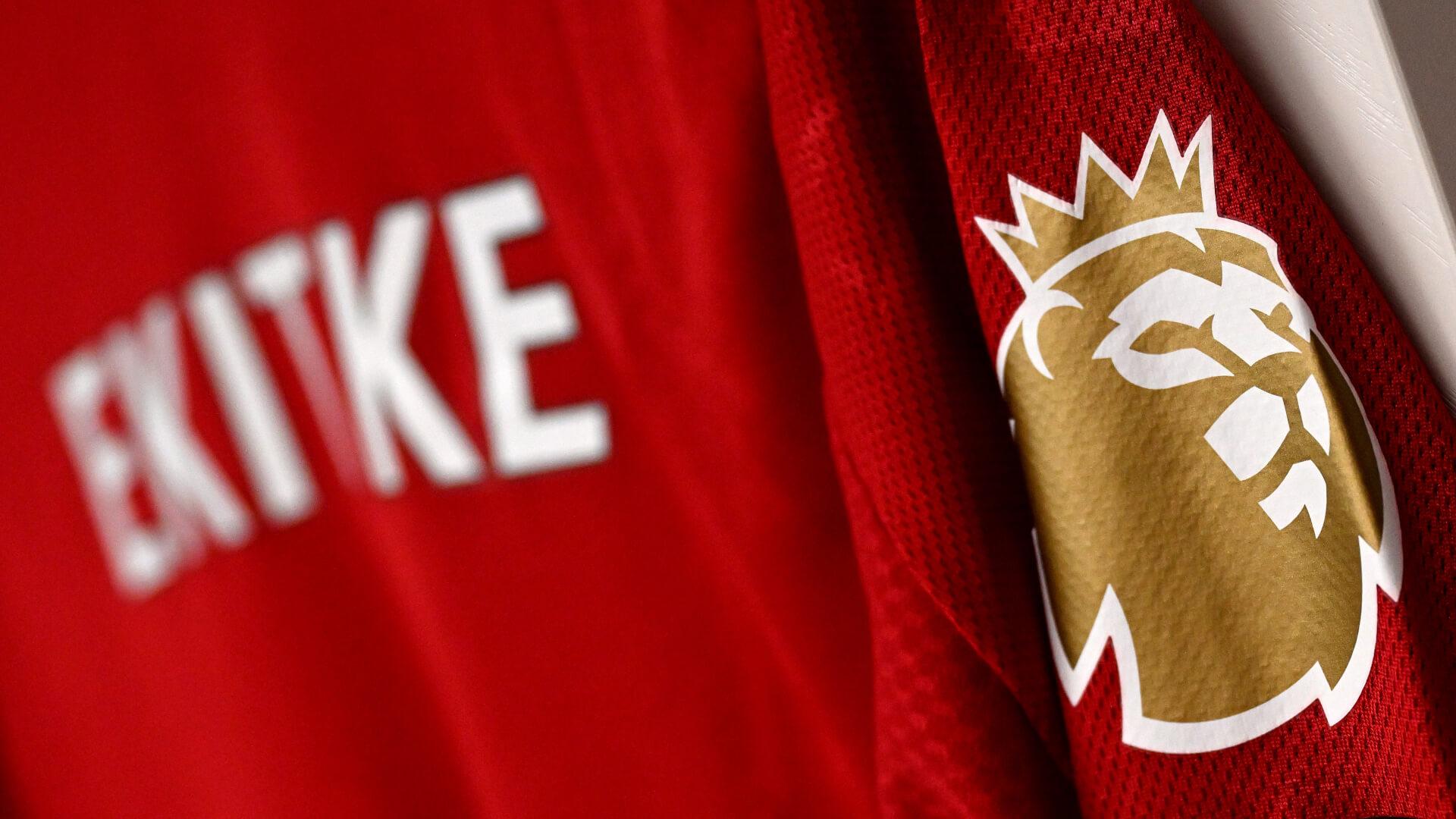 Which kit will Liverpool be wearing against Tottenham Hotspur?
