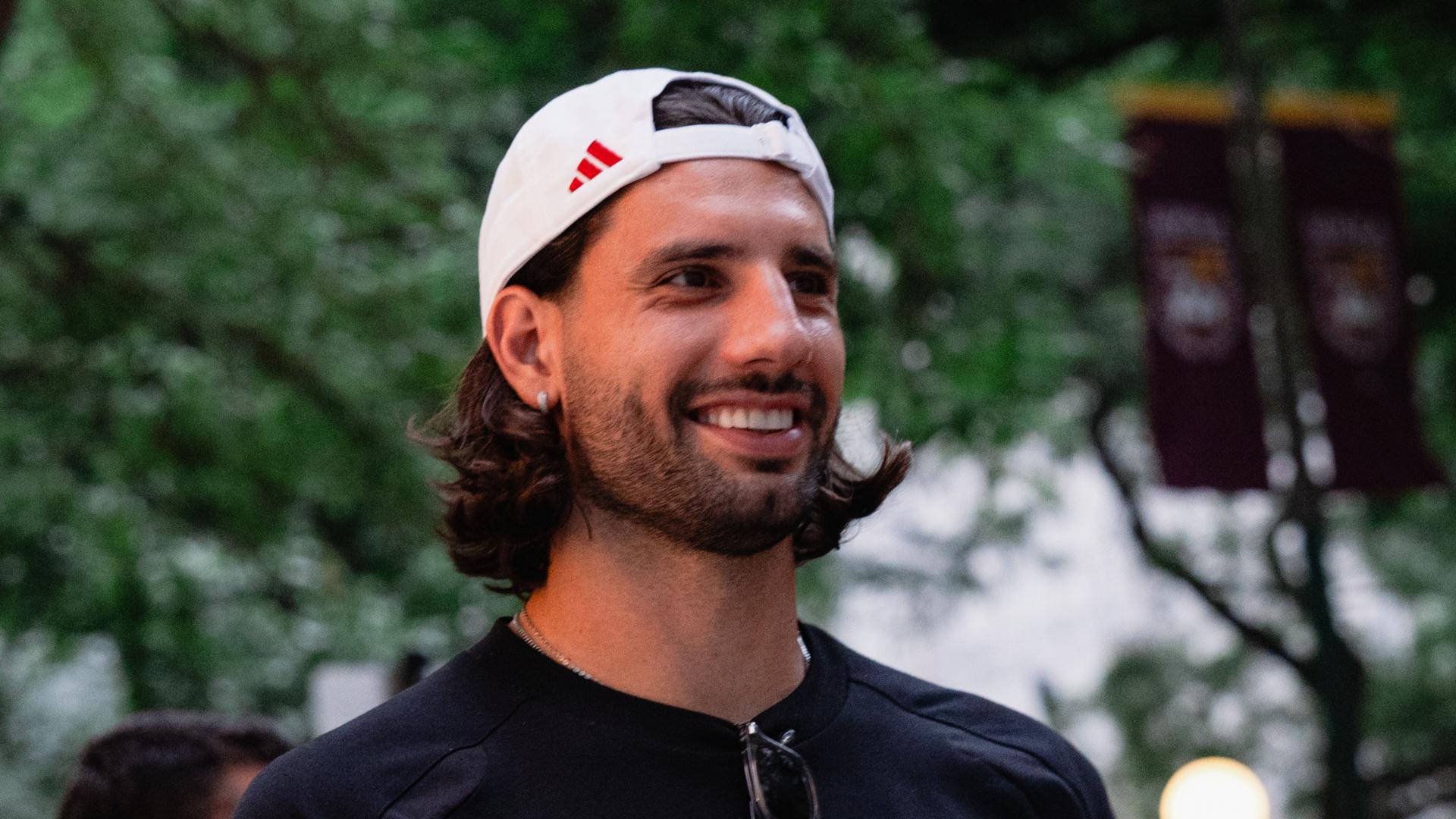 USA tour diary: A special Szoboszlai selfie, Mr. Beef and more from Chicago