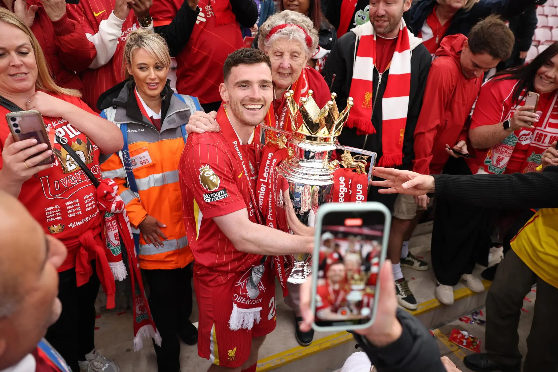 Embed (9f014ed3-e572-4e4c-91cc-3e7e967aa07d)