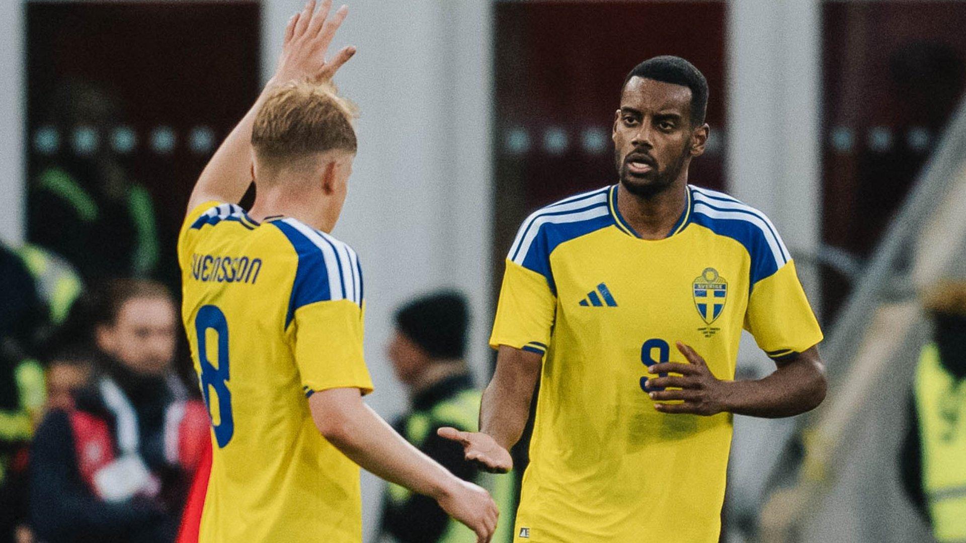 Alexander Isak scores for Sweden in World Cup warm-up match