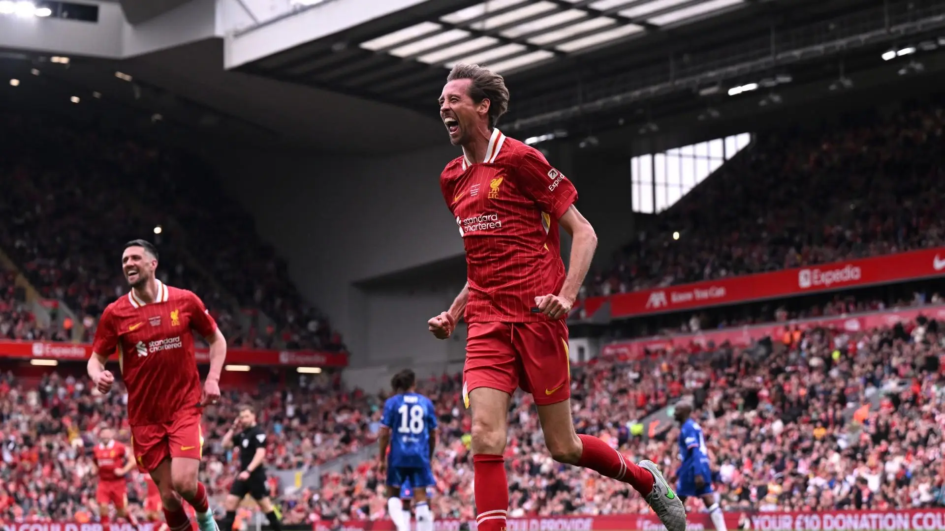 Peter Crouch scores twice to give LFC Legends win over Chelsea Legends at Anfield