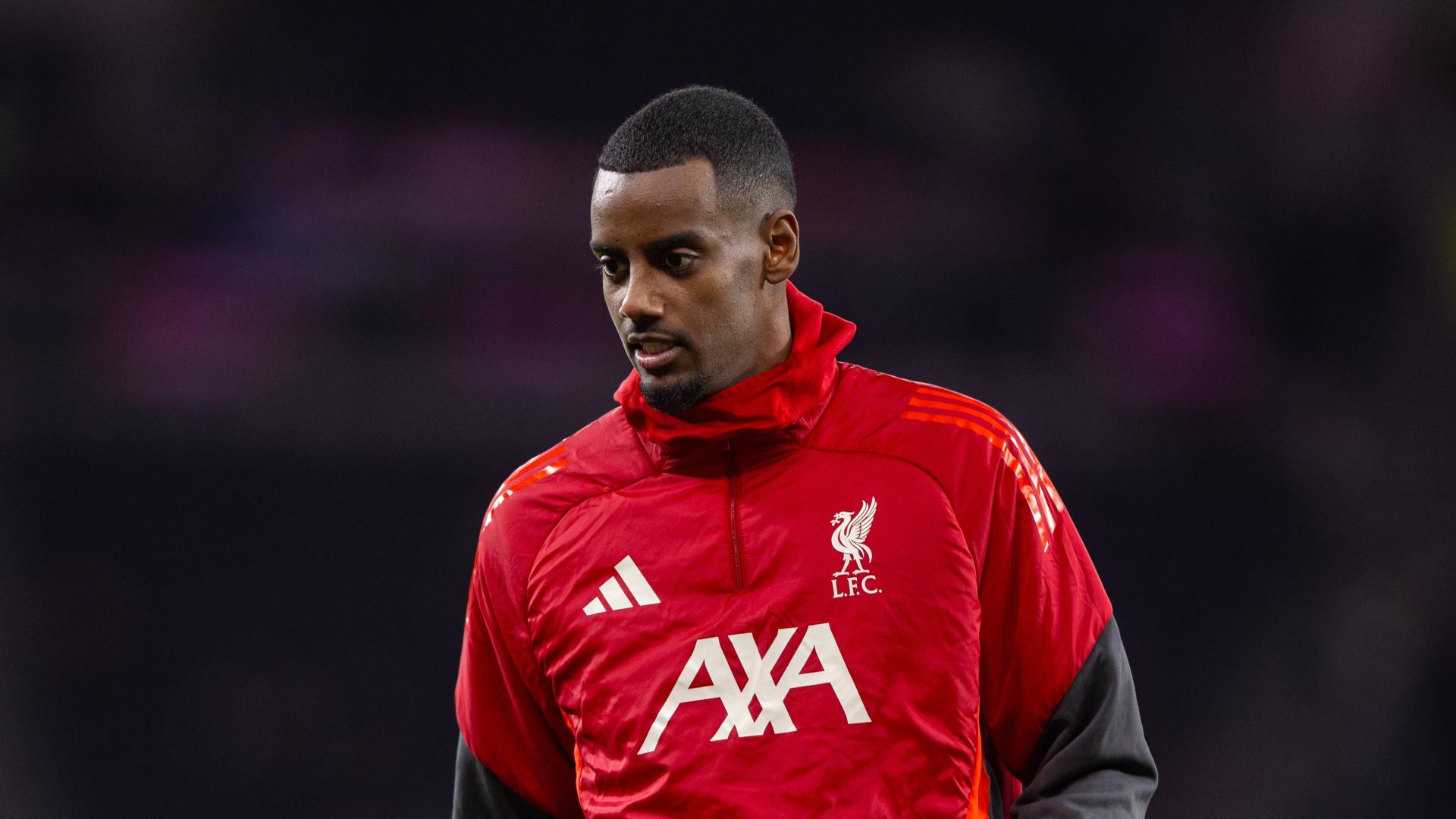 Alexander Isak sends message after injury: 'I will work hard to be back'