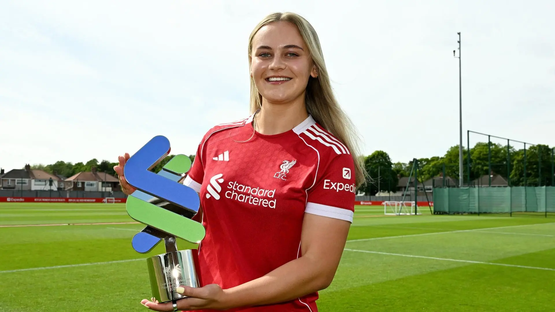 Zara Shaw wins LFC Women's Player of the Month award