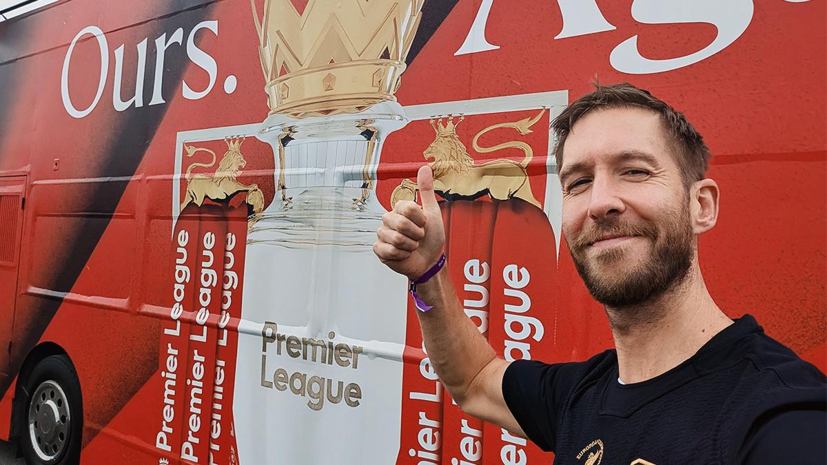 Calvin Harris: Virgil told me I had to DJ the bus parade!