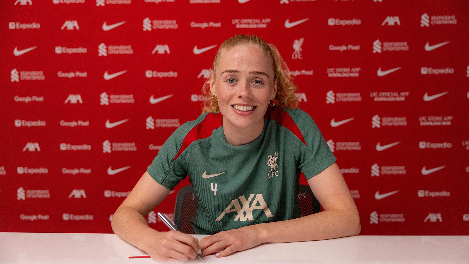 Grace Fisk signs new contract with Liverpool FC Women