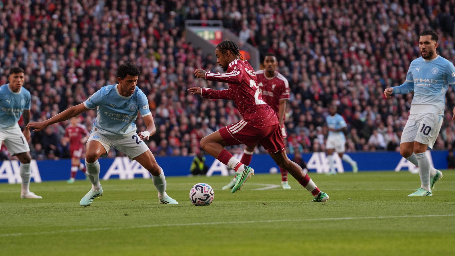 LFC-Man-City-match-action-111026
