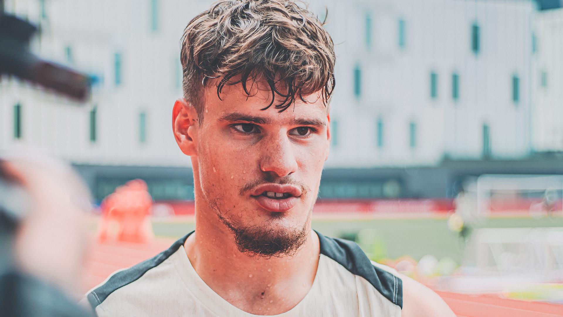Milos Kerkez on training intensity, Milan reunion and... tackling with his head