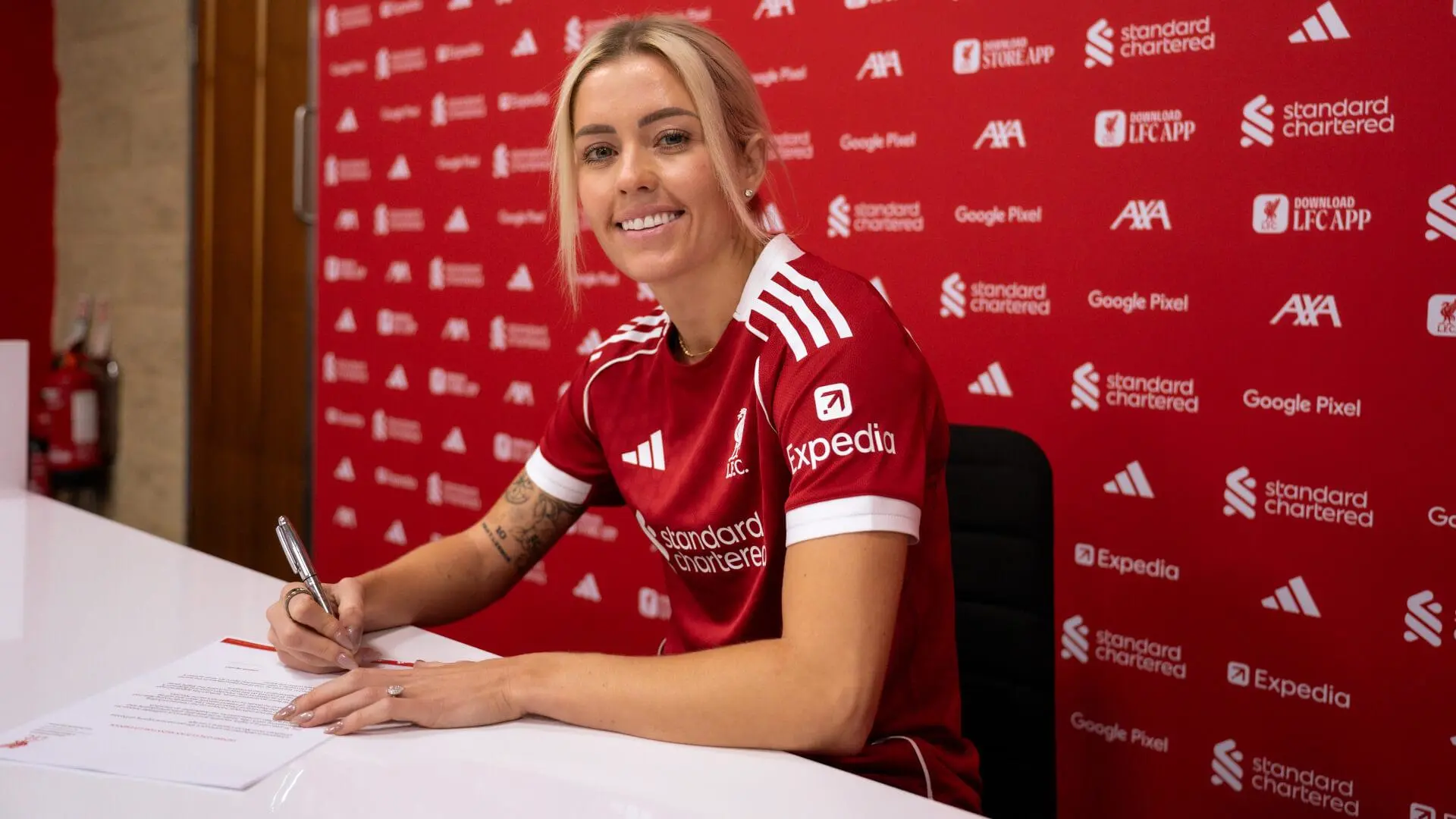 LFC Women complete permanent signing of Denise O'Sullivan