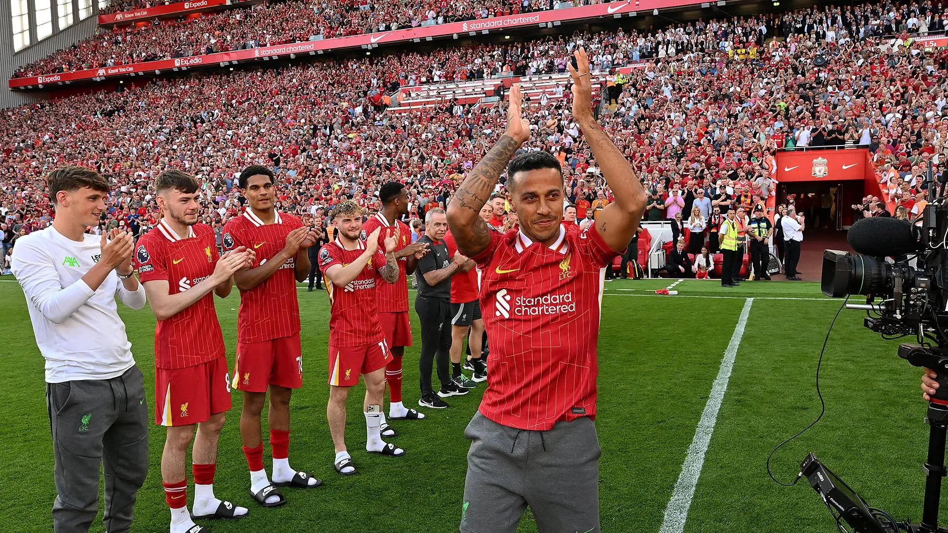 Thiago Alcantara announces retirement from football