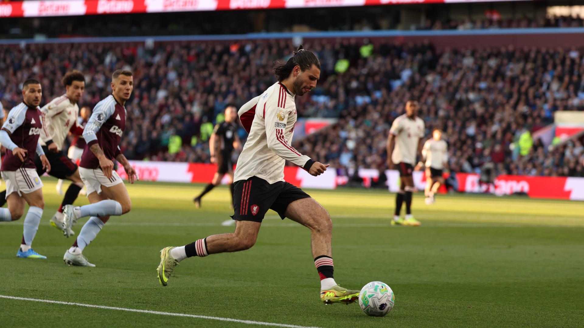 Liverpool suffer 4-2 defeat away at Aston Villa
