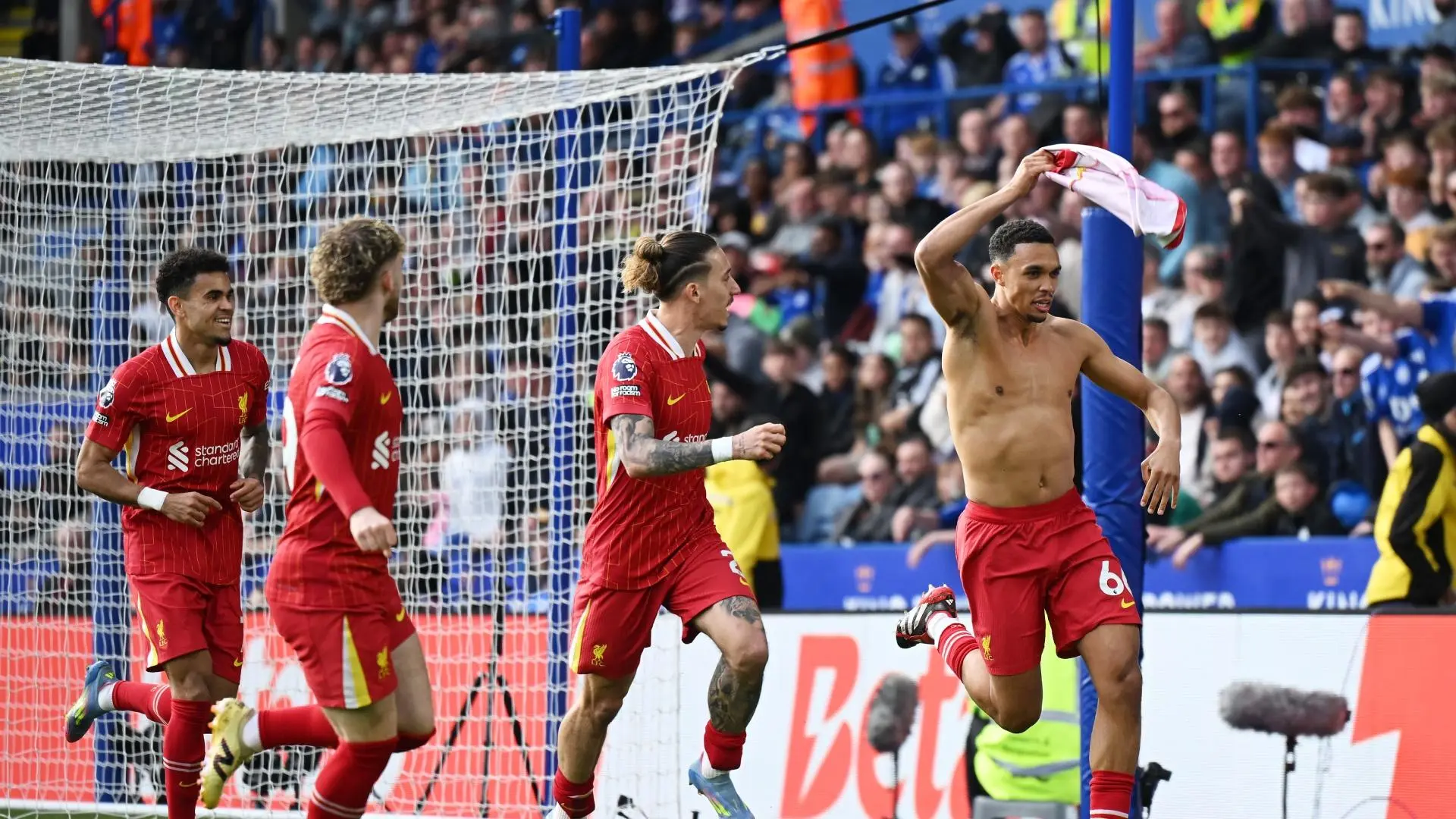 Leicester 0-1 Liverpool: Watch extended highlights and full match
