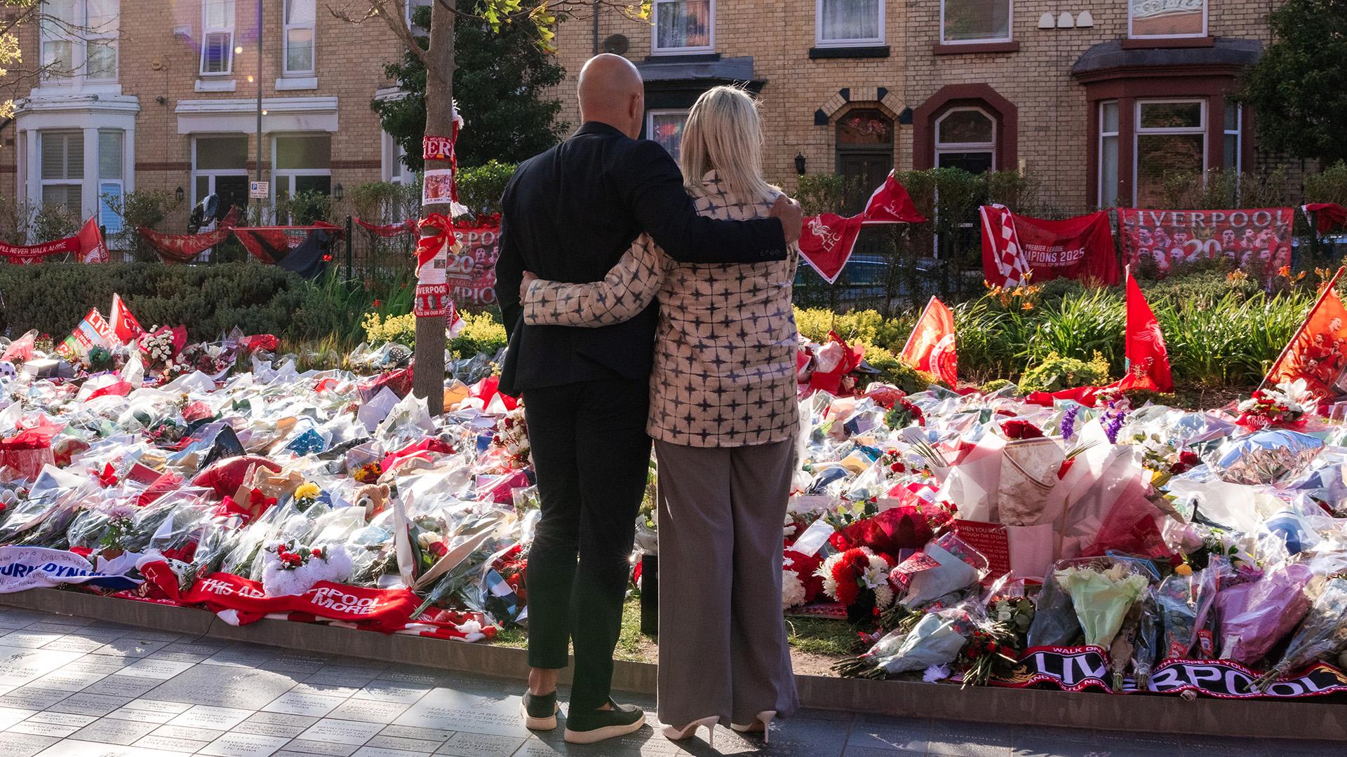 Michael Edwards, Andy Robertson and Arne Slot lay tributes to Diogo Jota and Andre Silva at Anfield