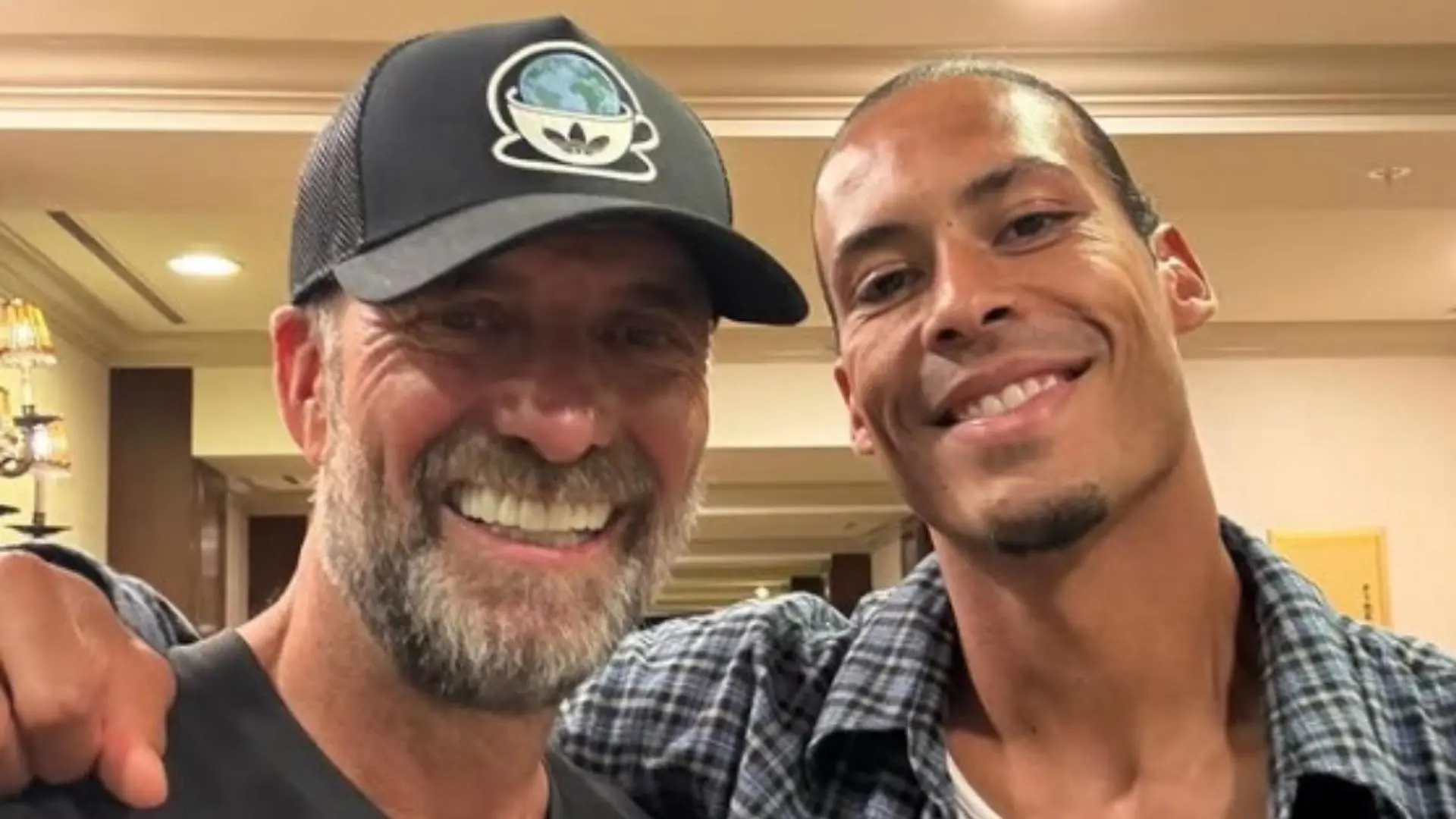 A Liverpool reunion: Virgil van Dijk meets up with Jürgen Klopp at World Cup