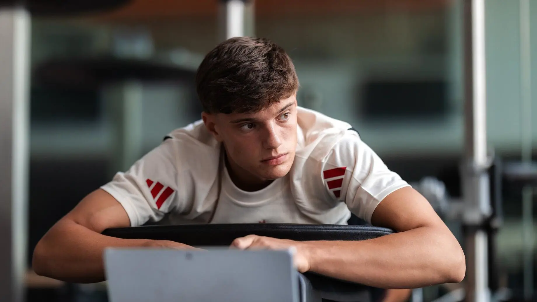 Behind-the-scenes photos: Giovanni Leoni's medical ahead of LFC transfer