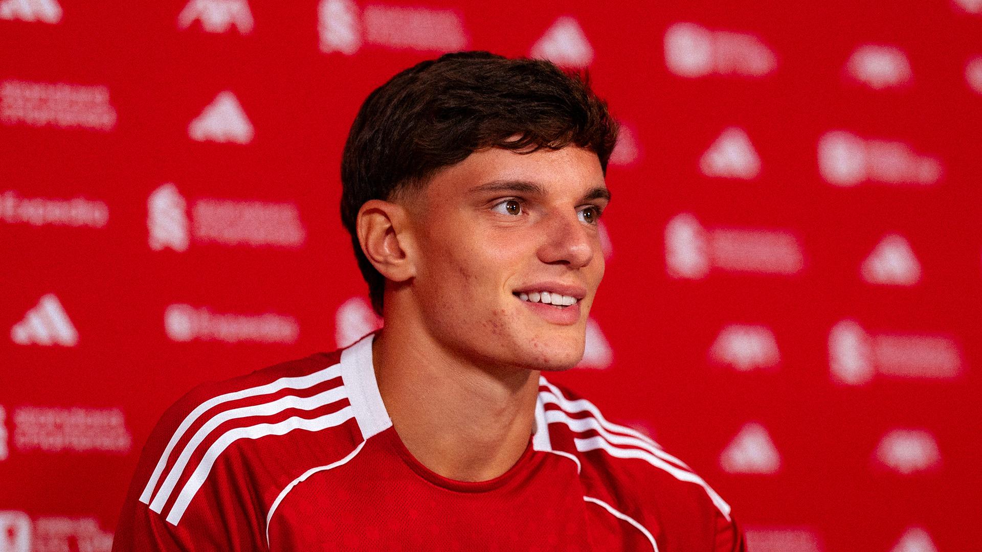 'Impressive' - Arne Slot on Giovanni Leoni's arrival at Liverpool