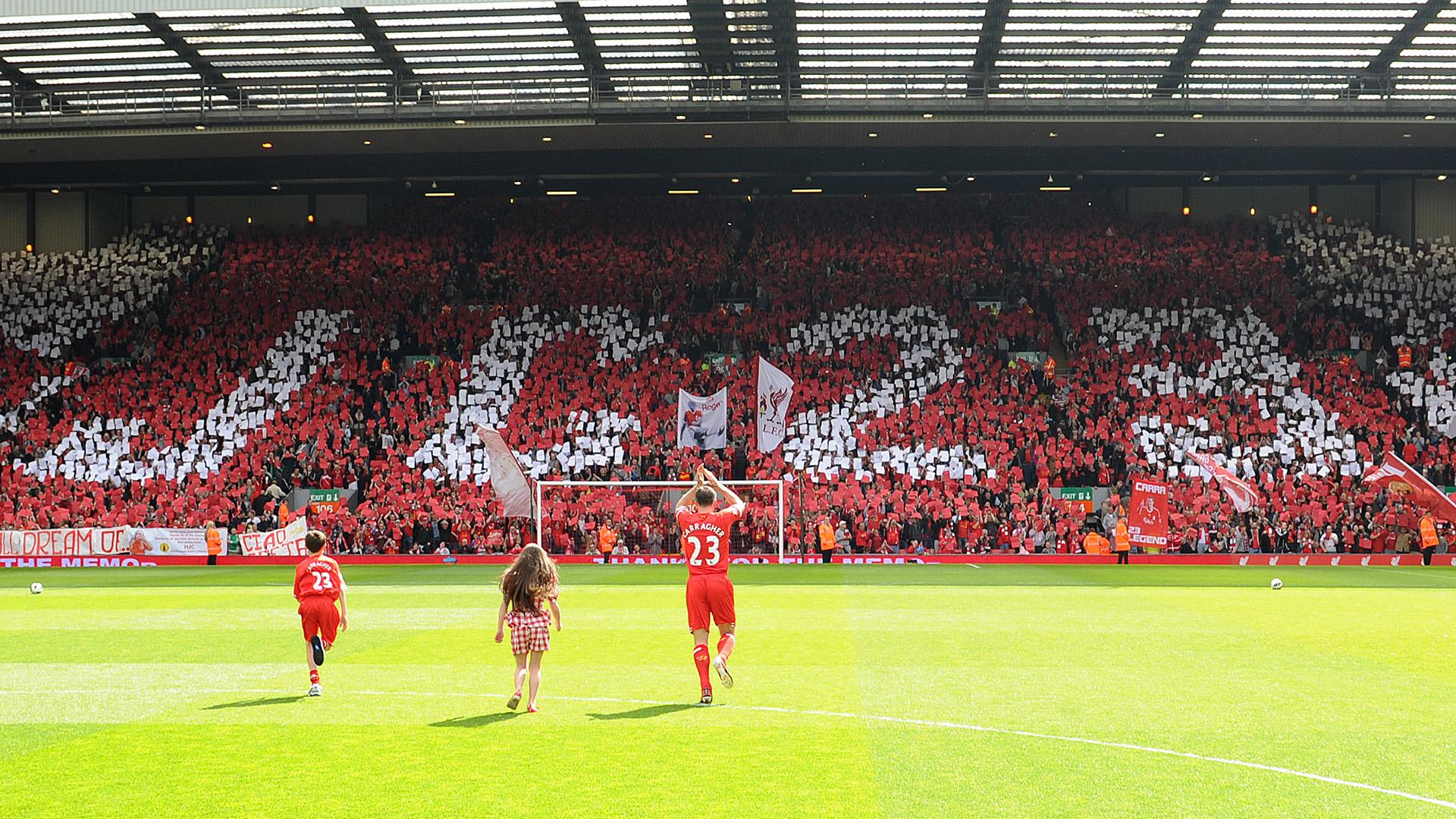 Athletic Club honour LFC legend Jamie Carragher with special award