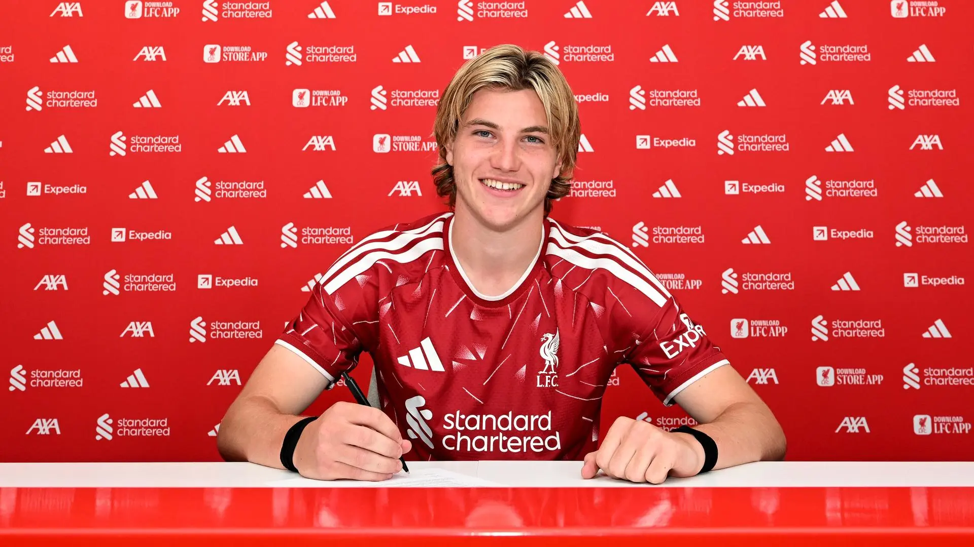 Haydn Murray-Holme signs first professional contract at LFC