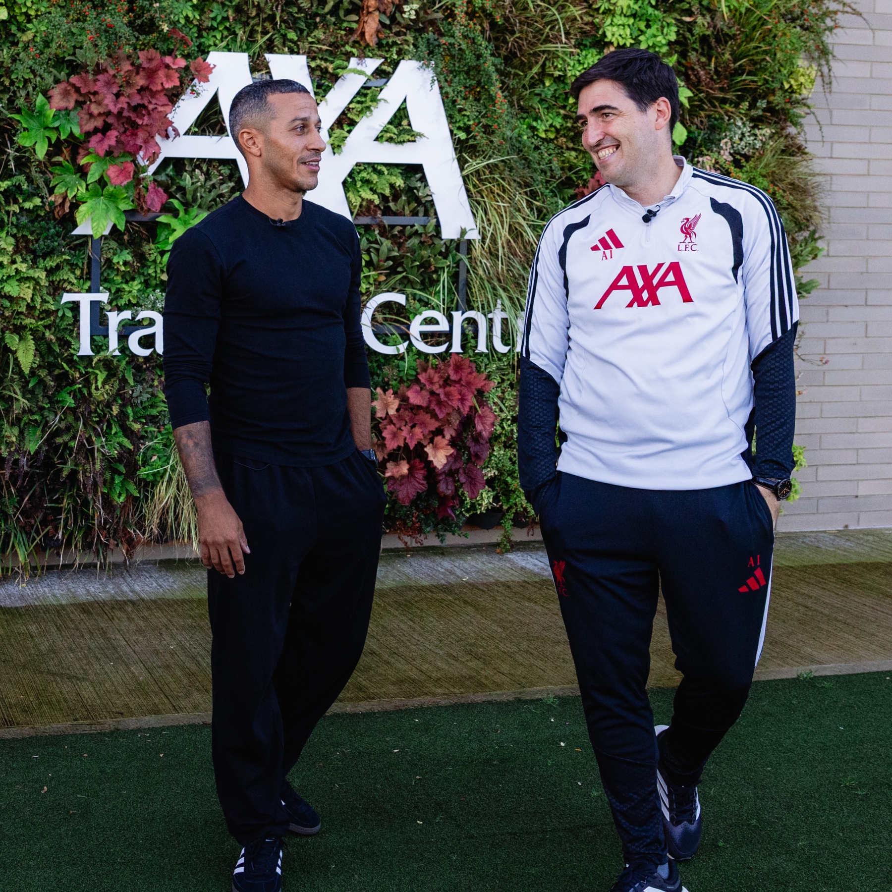 Thiago back at AXA gallery 08/10/26 (8)