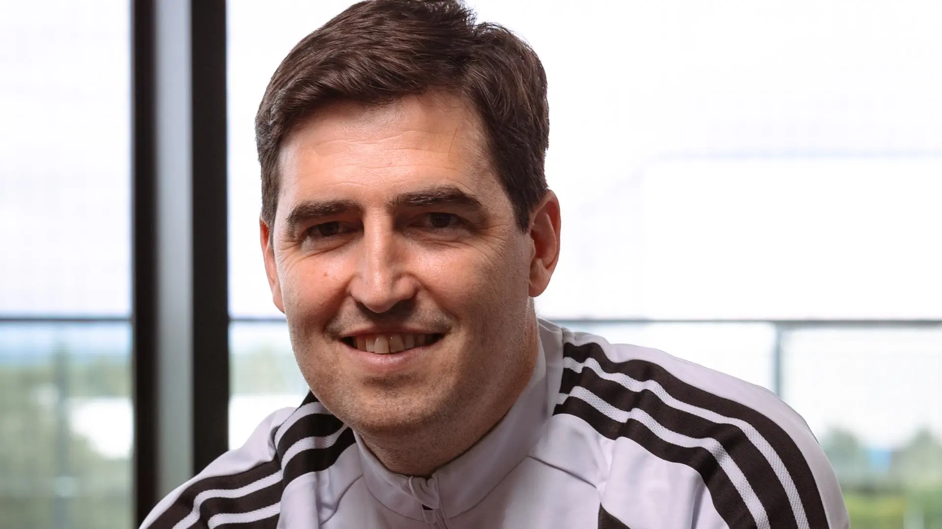 Watch Andoni Iraola's message to Liverpool supporters