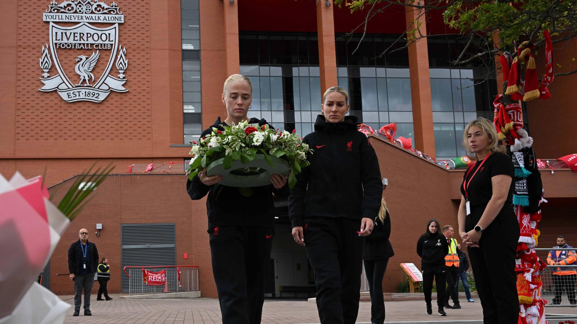 LFC Women pay respects to Diogo Jota and Andre Silva at Anfield