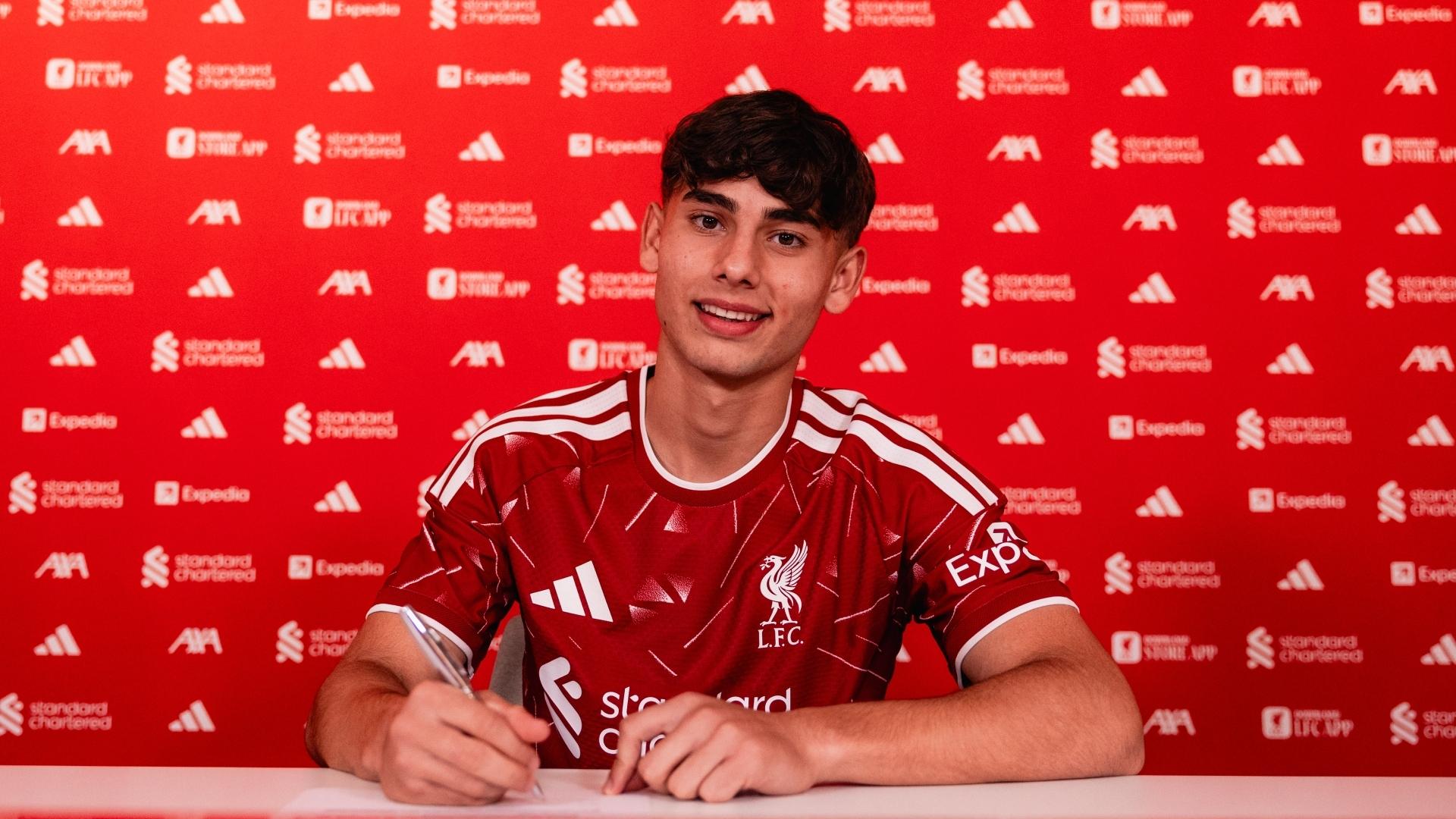 Erik Farkas signs first professional contract at Liverpool FC