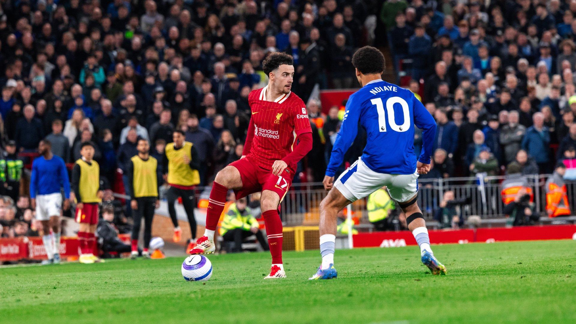 'He likes to be challenged' - Arne Slot on the importance of Curtis Jones' versatility
