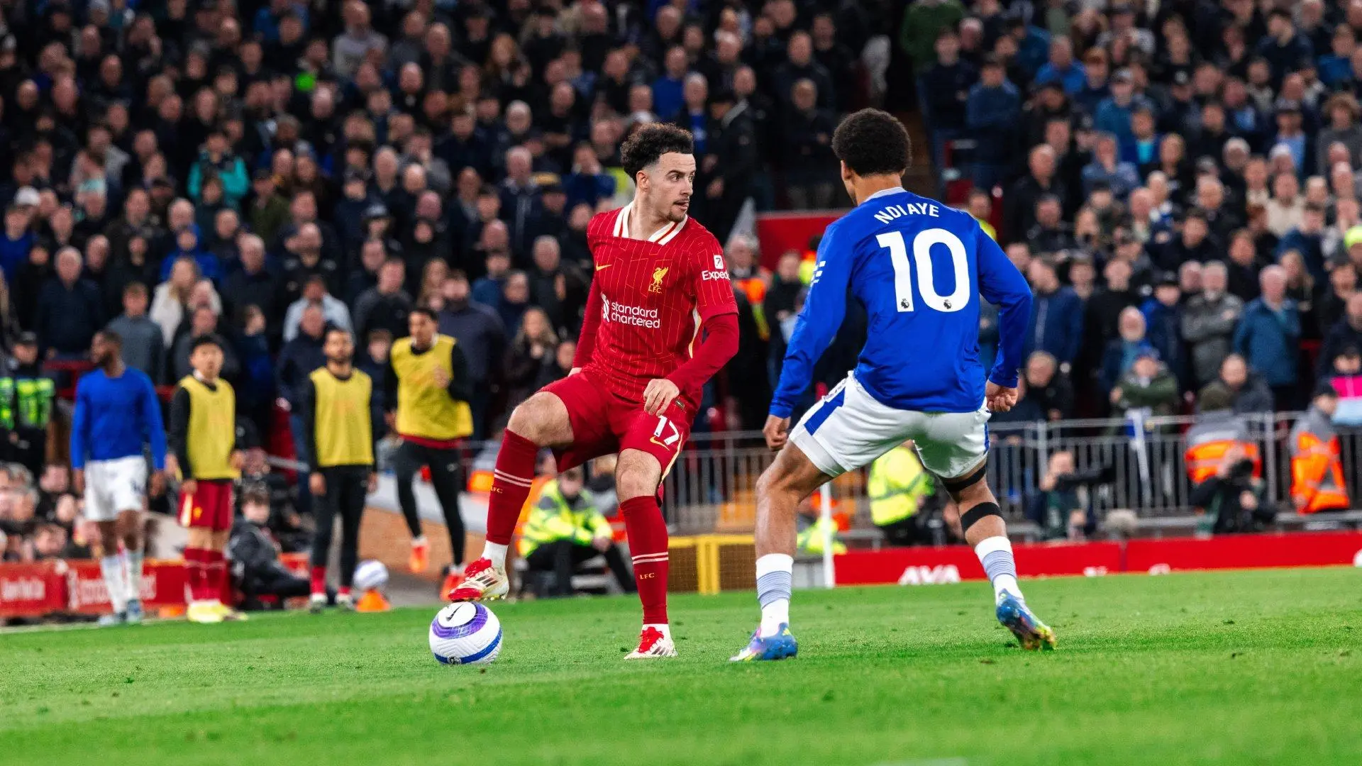 'He likes to be challenged' - Arne Slot on the importance of Curtis Jones' versatility