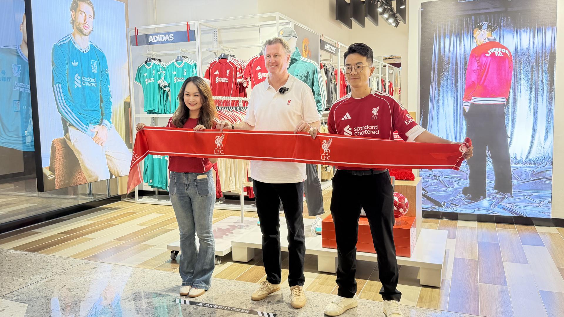 LFC expands global presence as Steve McManaman helps open new store in Shenzhen