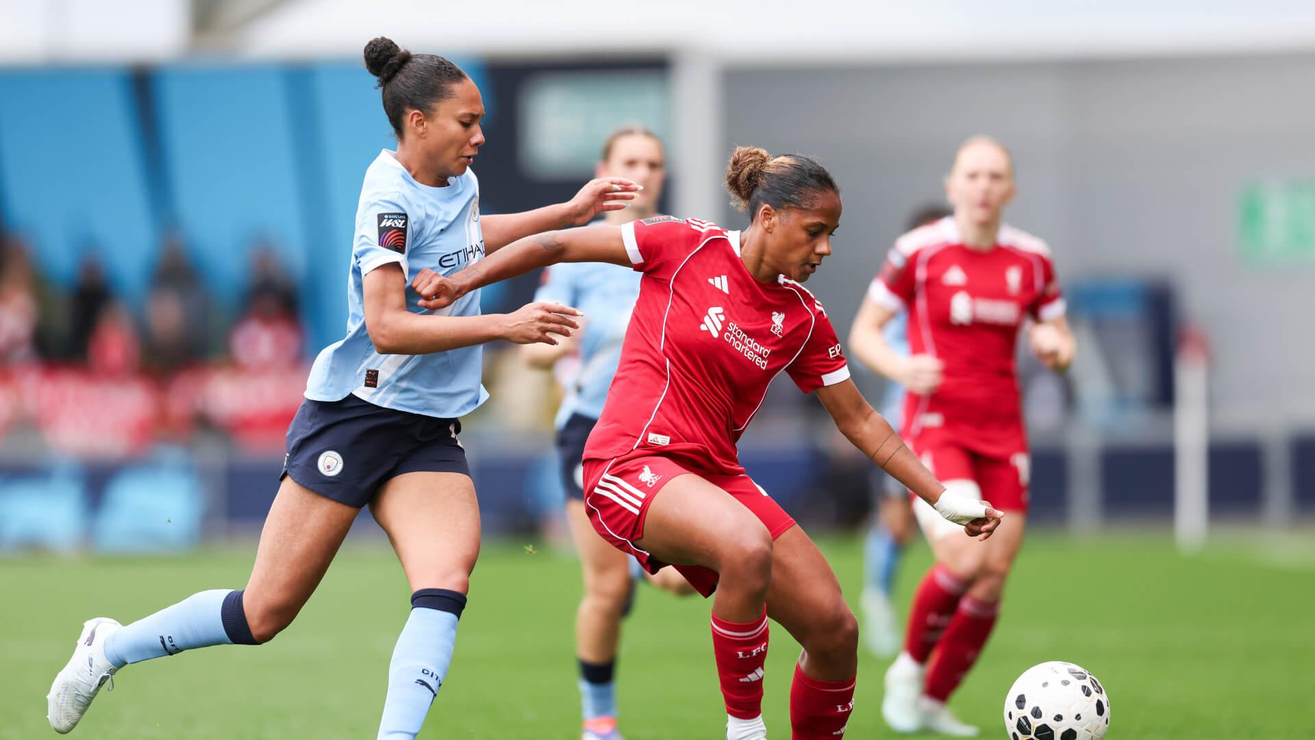 Liverpool suffer late defeat at Manchester City in the WSL