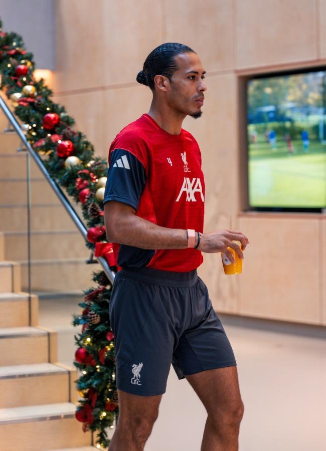 Embed (6921e33a-f318-4e98-b010-9209abae9f88)