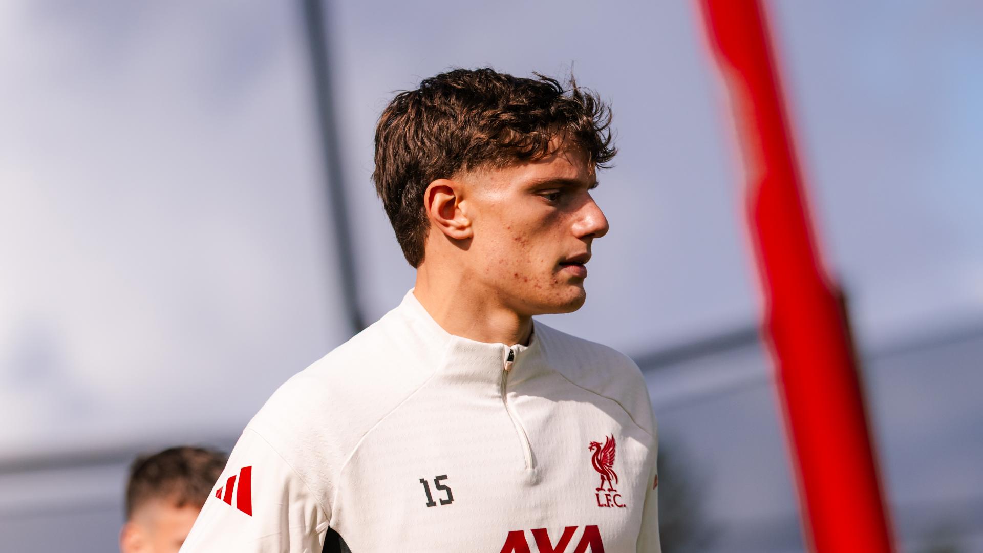 Arne Slot issues Giovanni Leoni injury update
