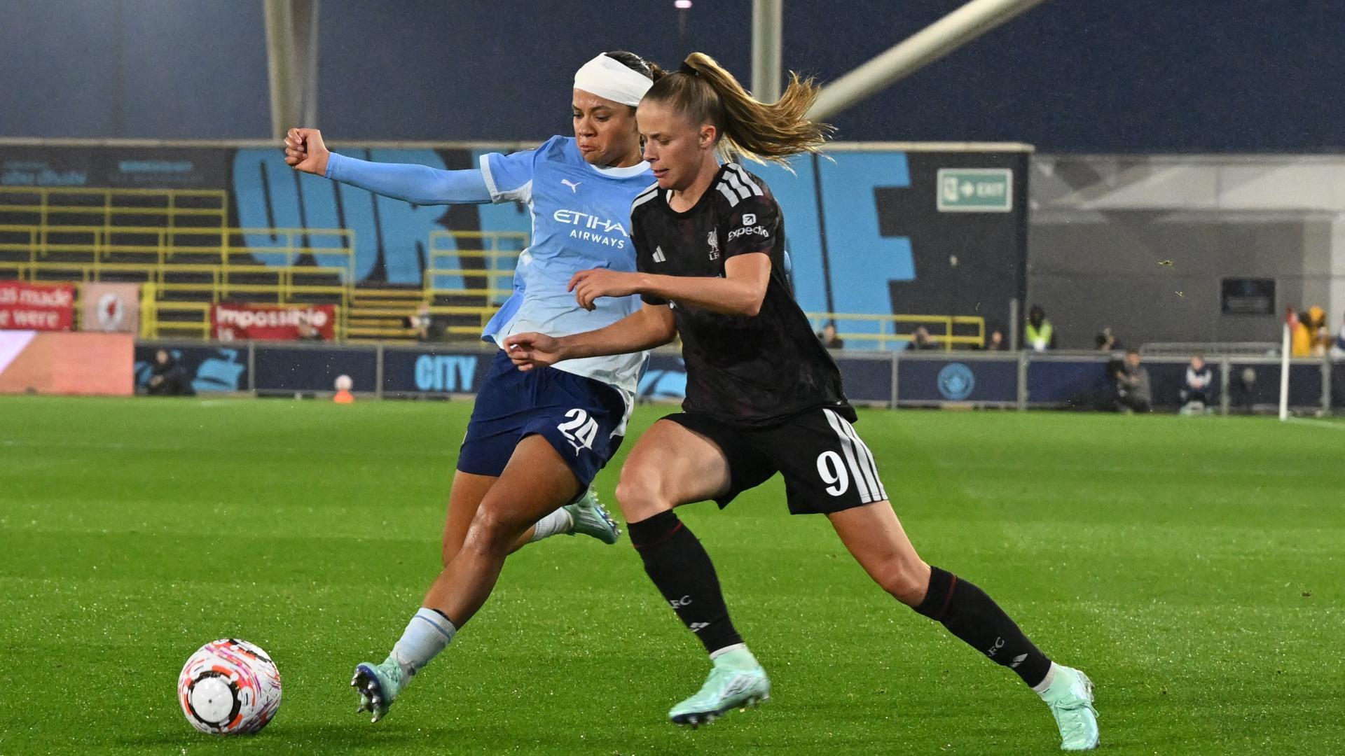 Liverpool beaten by late goals in WSL thriller at Manchester City