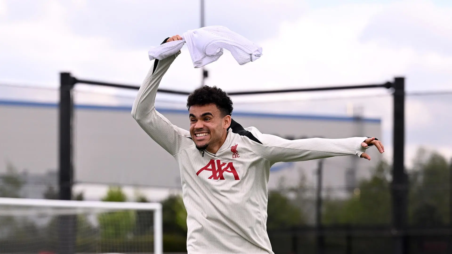 Darts, Fede's finish and Lucho's celebration – things spotted in training on Wednesday