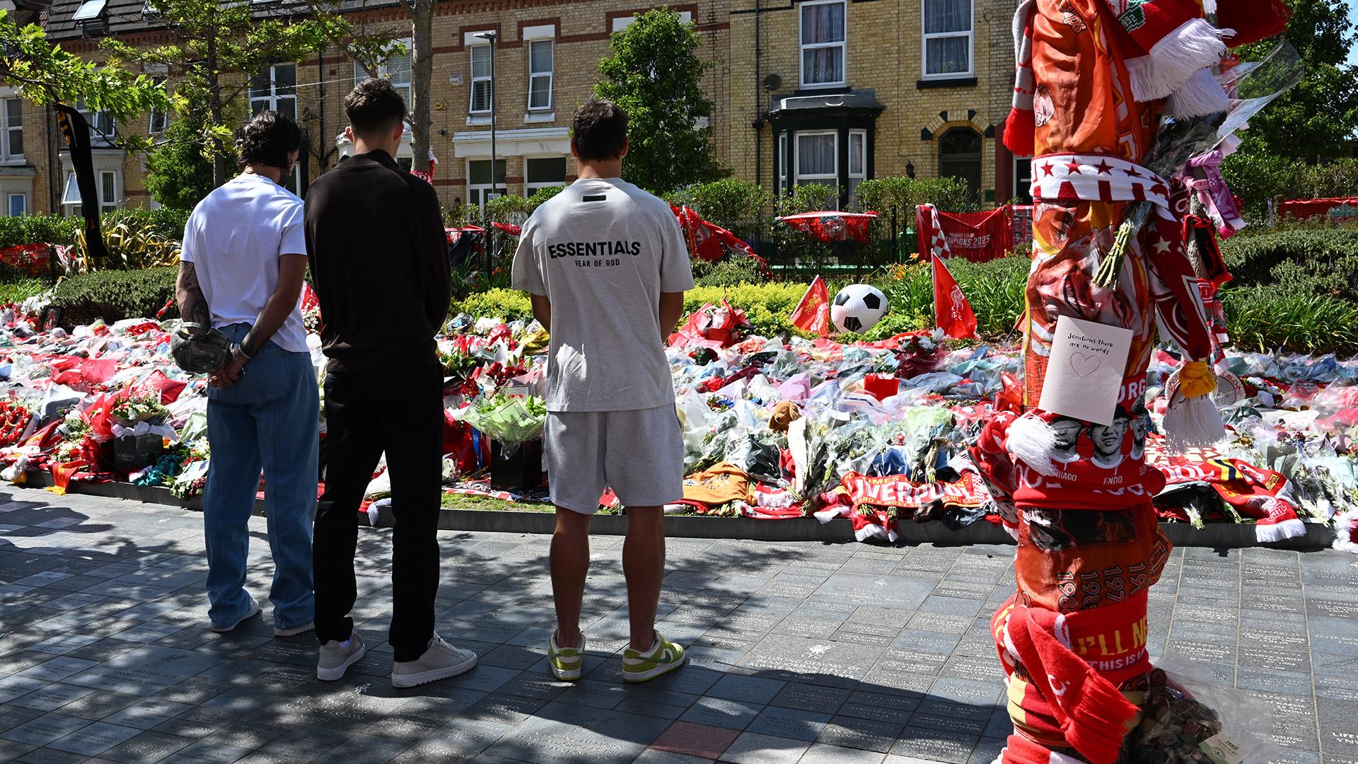 Szoboszlai, Kerkez and Lallana add to Anfield respects for Diogo Jota and Andre Silva