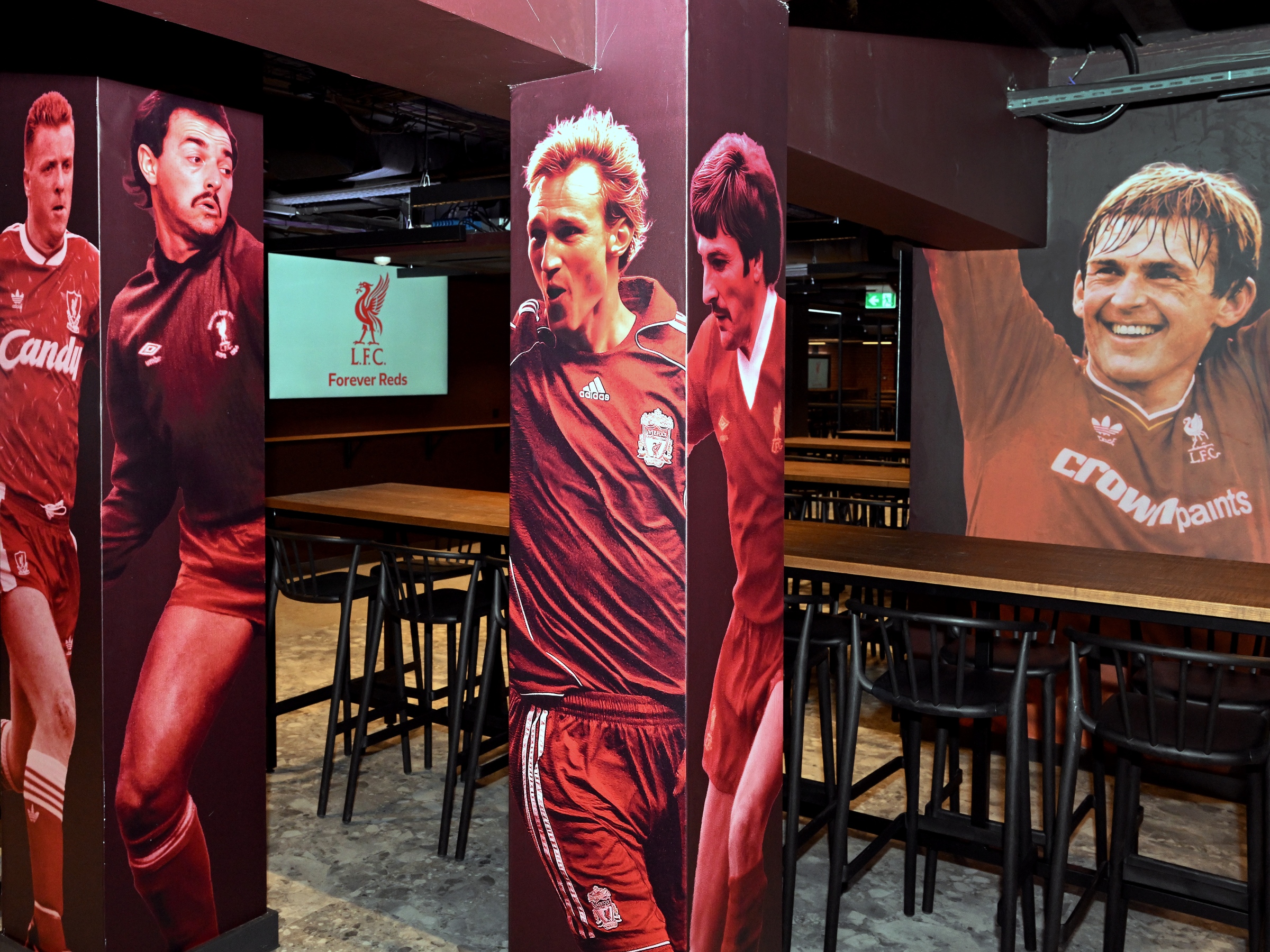 Forever Reds lounge - 08/10/26 (2)
