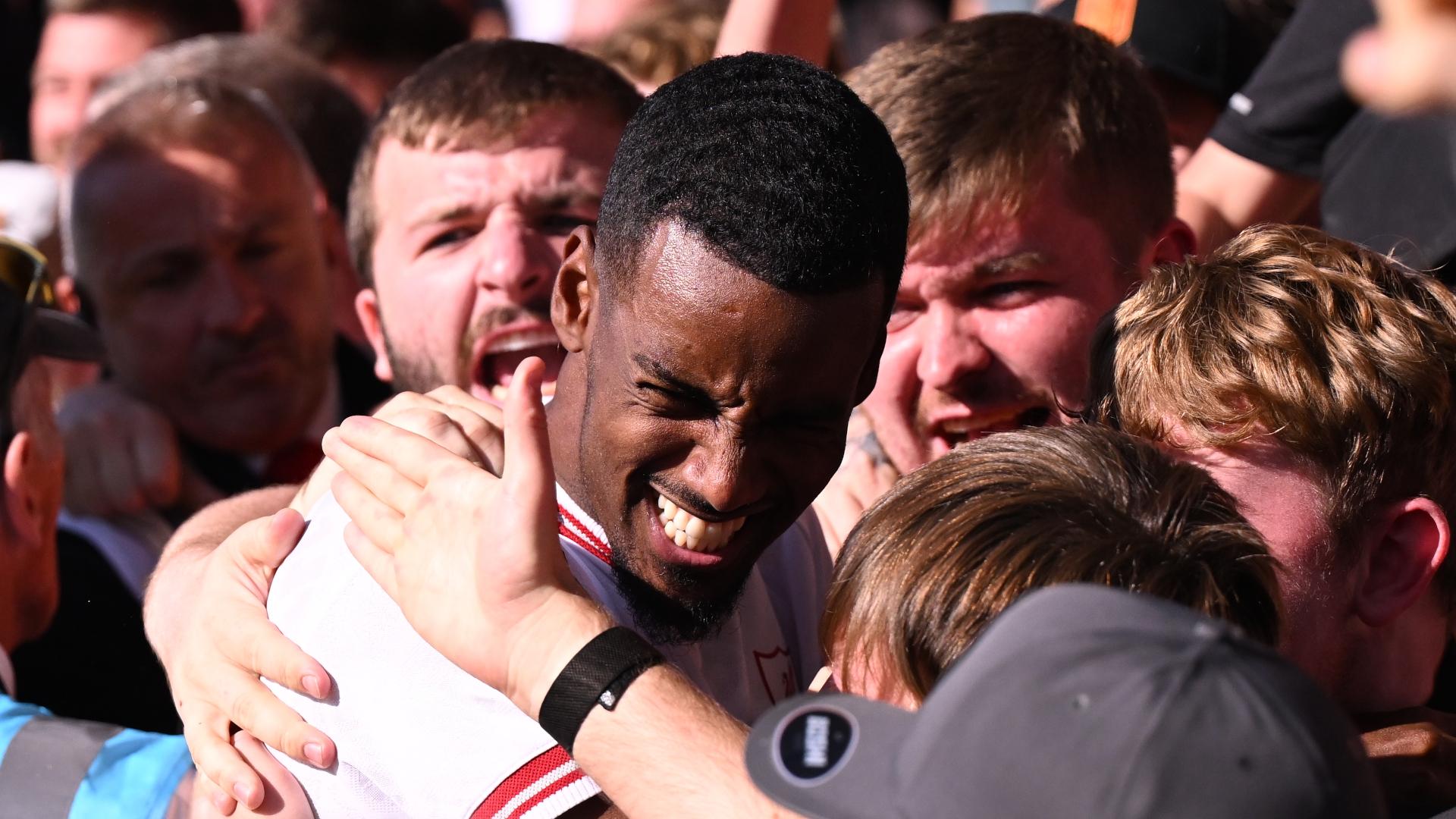 10 great photos of Alexander Isak's goal celebrations at Bournemouth