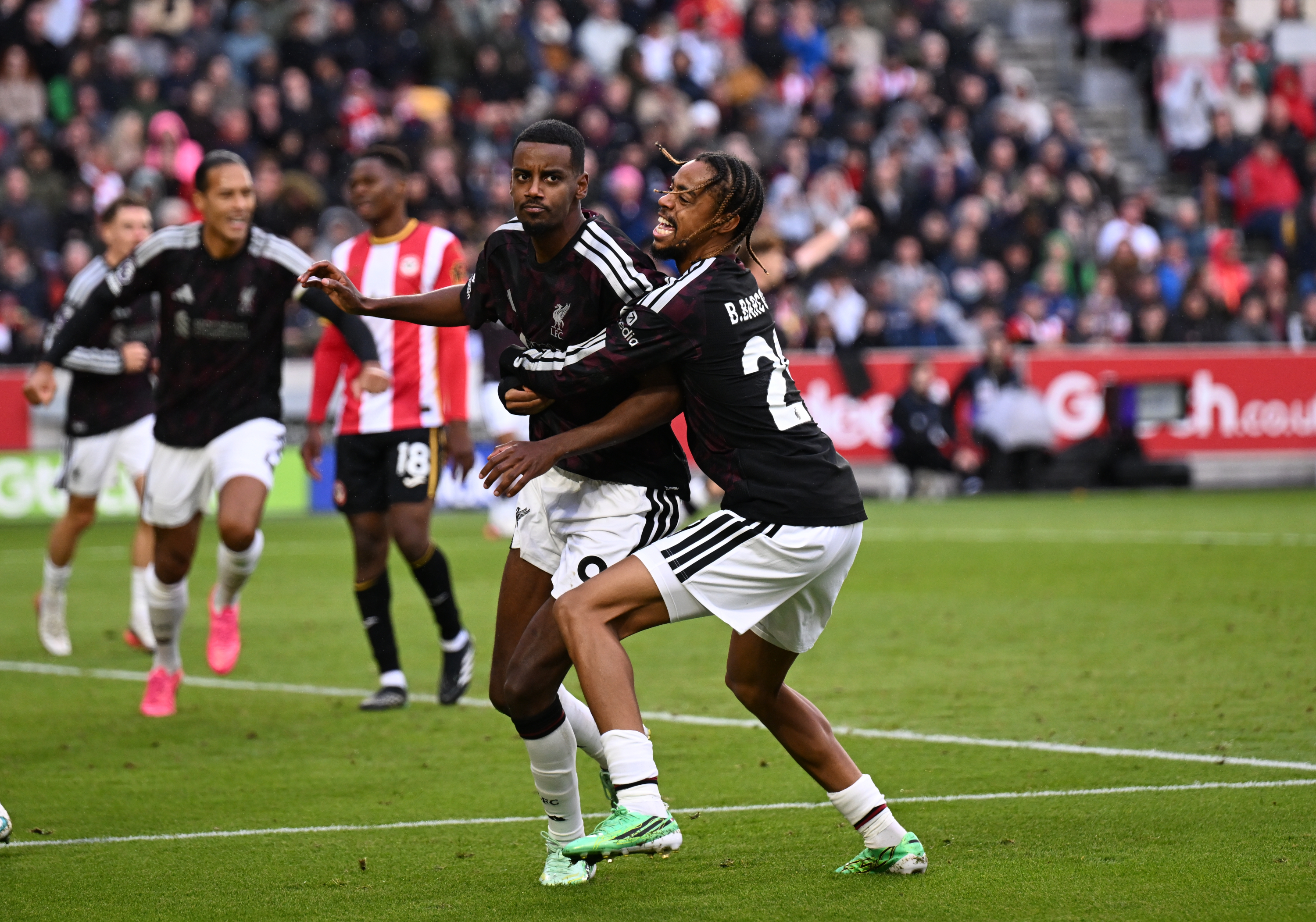 Goal celebration v Brentford - 17/10/2026 (6)