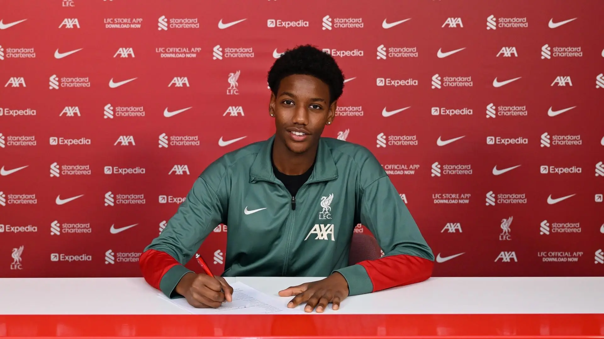 Alvin Ayman signs first professional contract with Liverpool