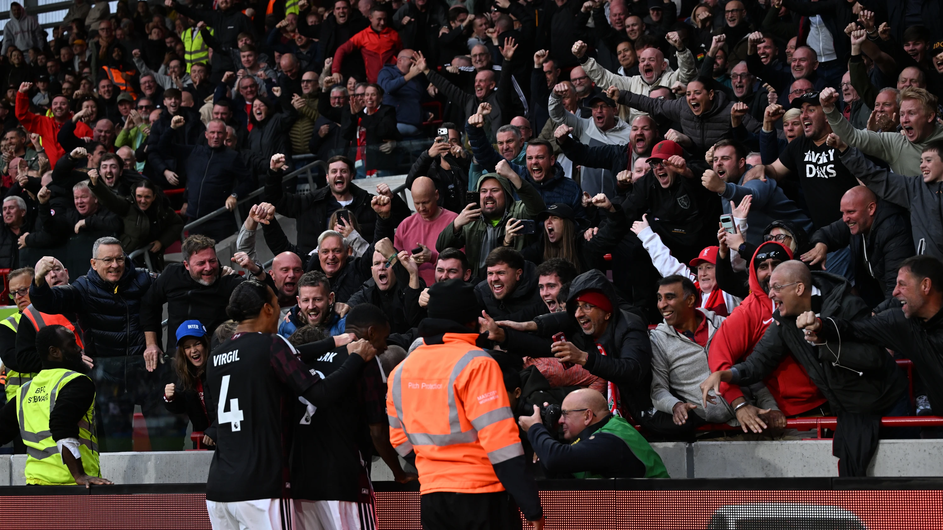 Celebration gallery v Brentford cover (17/10/2026)
